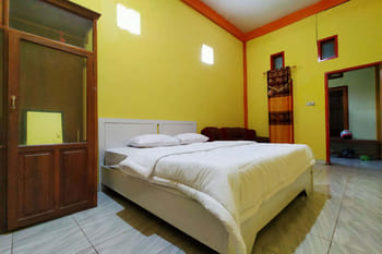 Hotel Hing Amimah near Bau Bau Port RedPartner