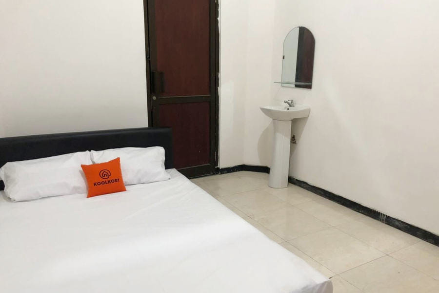 KoolKost @ Tenggilis (Minimum Stay 30 Nights)