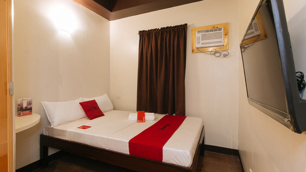 RedDoorz Room