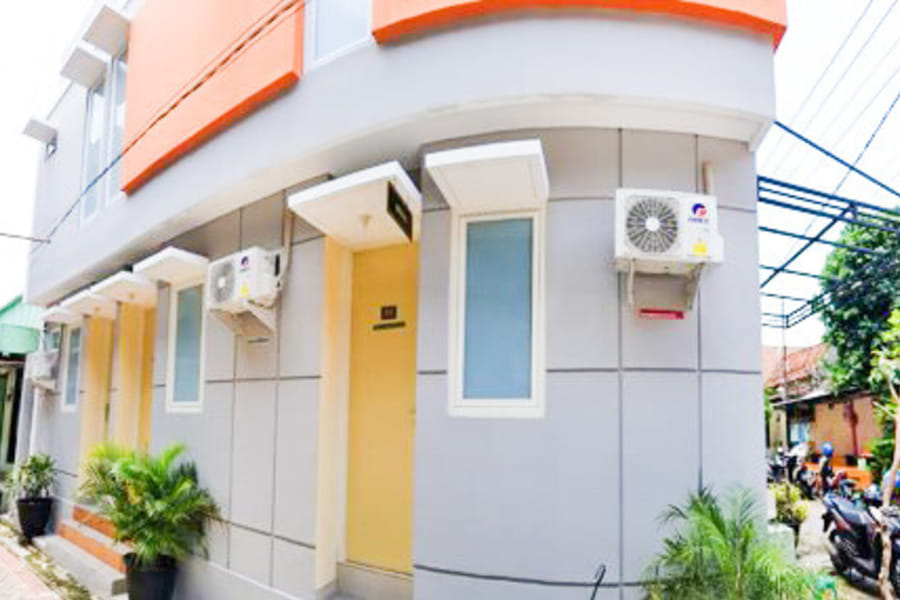 Muzdalifa Syariah near Alun Alun Gresik