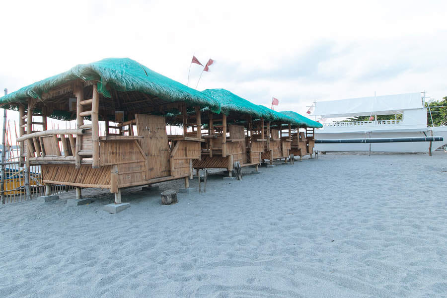 RedDoorz Hostel @ Megans Paradisio Beach Resort