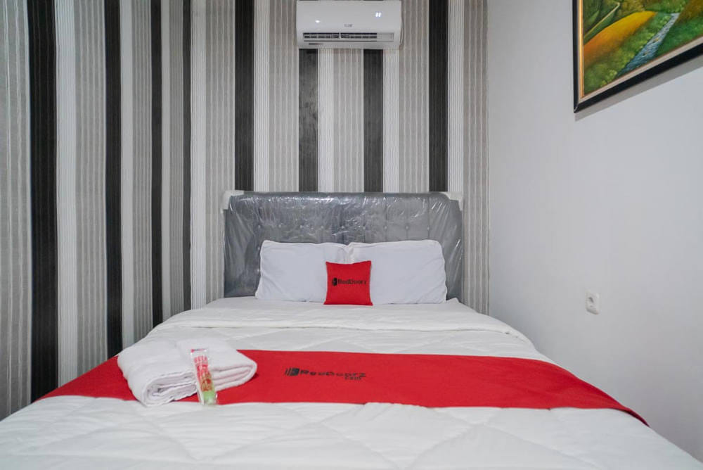 RedDoorz Room
