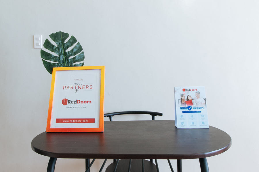 RedDoorz @ S & L Apartelle Daraga Albay