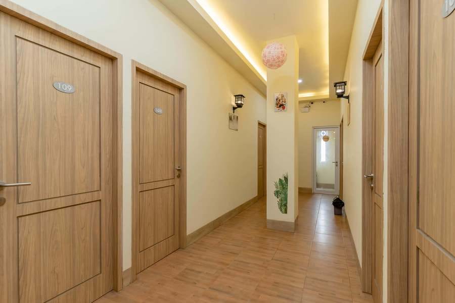 RedDoorz Plus near RS Royal Taruma Grogol