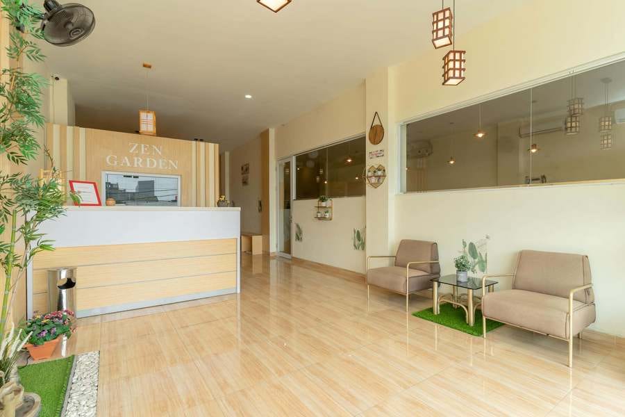 RedDoorz Plus near RS Royal Taruma Grogol