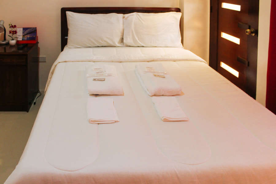 RedDoorz @ LS Suites Poblacion Culasi Antique