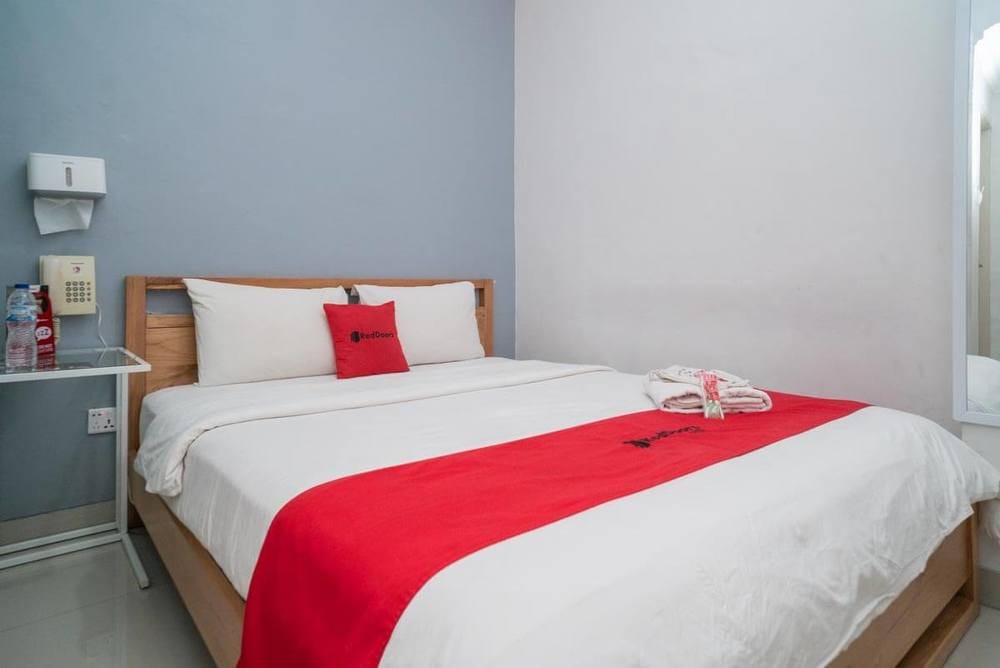 RedDoorz Room