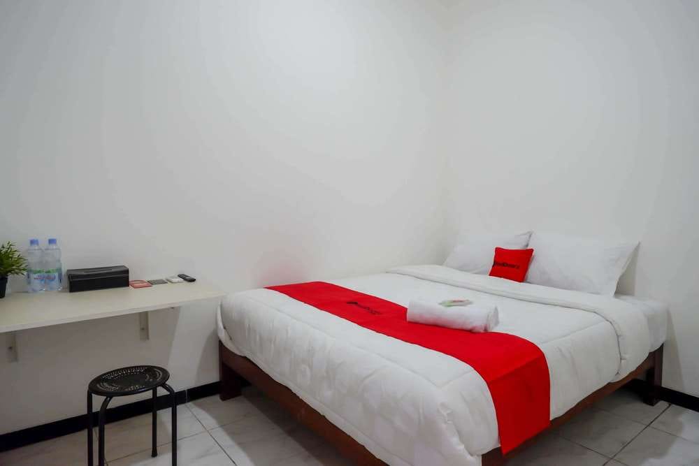 RedDoorz Room