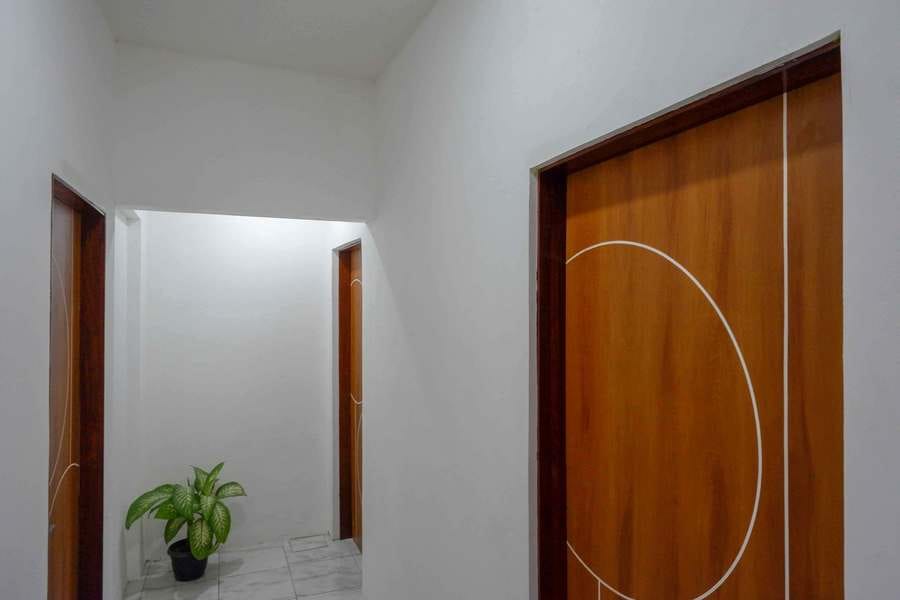 RedDoorz near GOR Jatidiri Semarang