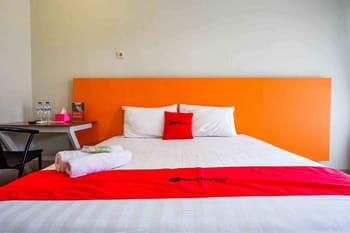 Reddoorz near Stadion Kridosono Blora