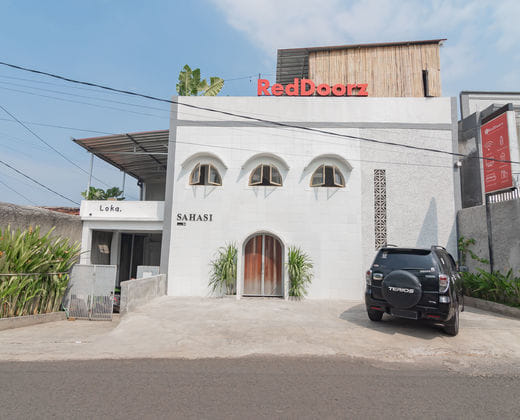 RedDoorz near Exit Toll Tanah Baru Bogor