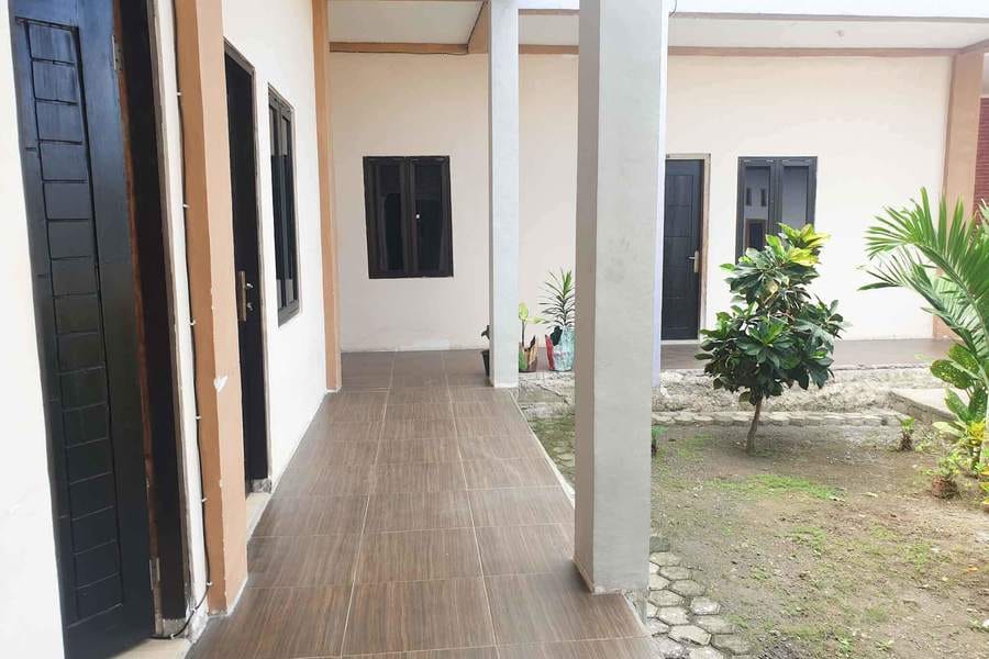 RedDoorz @ Hotel Gloria Borong