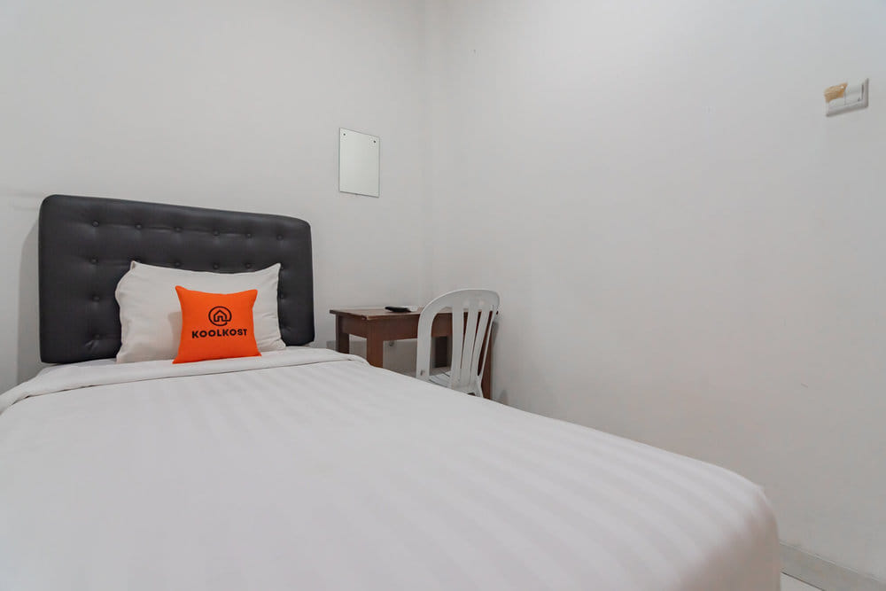 Single room with Sharing Bathroom