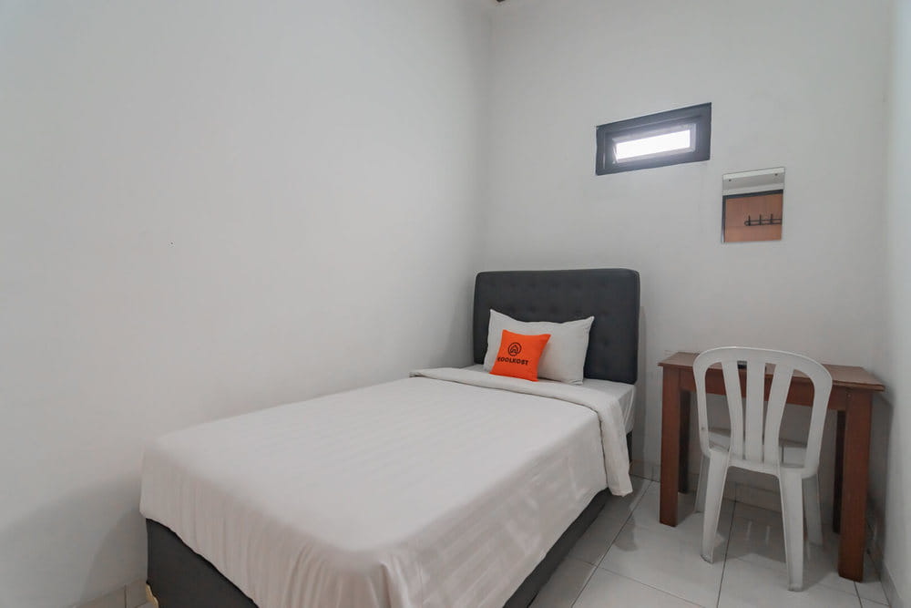 Single Room without A/C