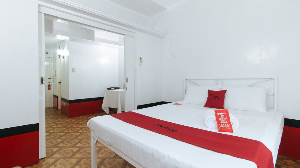 RedDoorz Standard Room