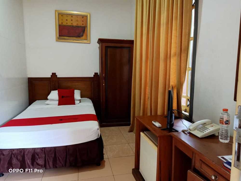 RedDoorz Single Room