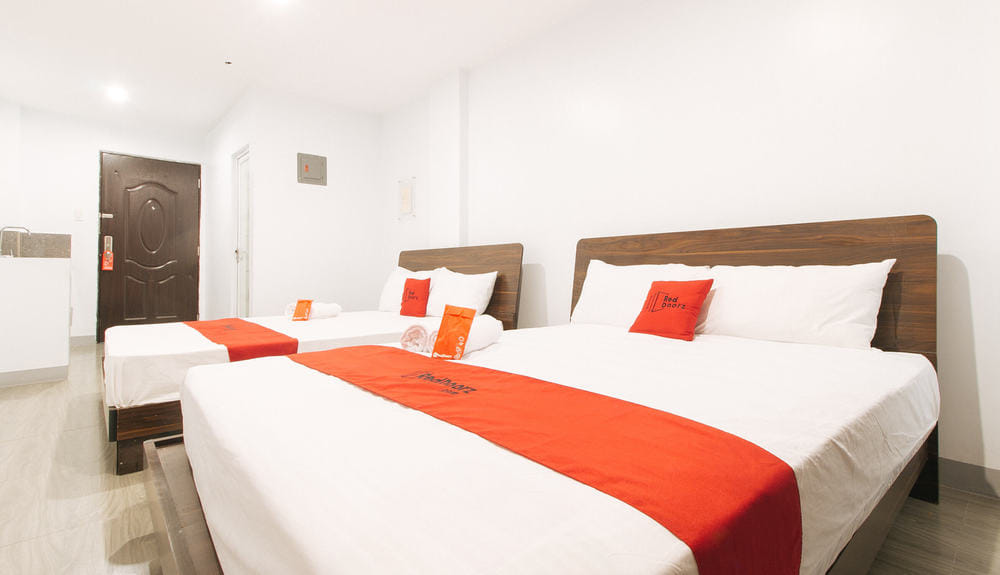 RedDoorz Family Room