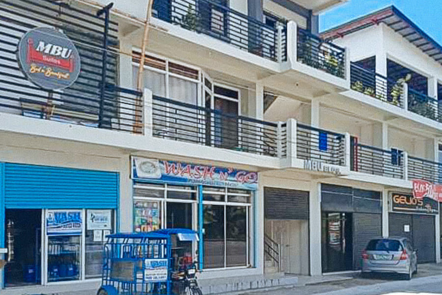 MBU Suites Bed n Breakfast by RedDoorz