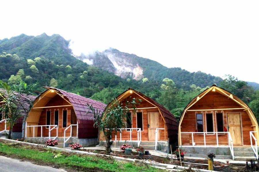 Penginapan puncak Dua RedPartner