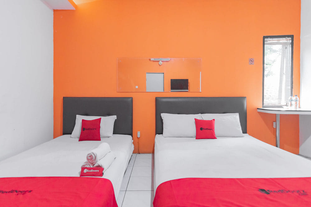 RedDoorz Family Room