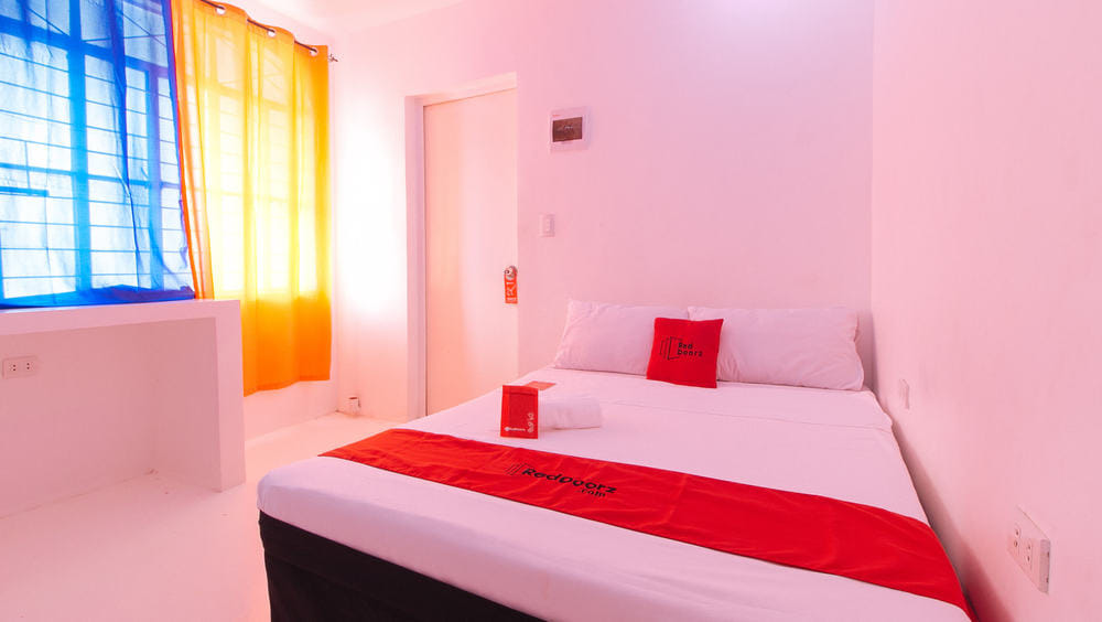 RedDoorz Room