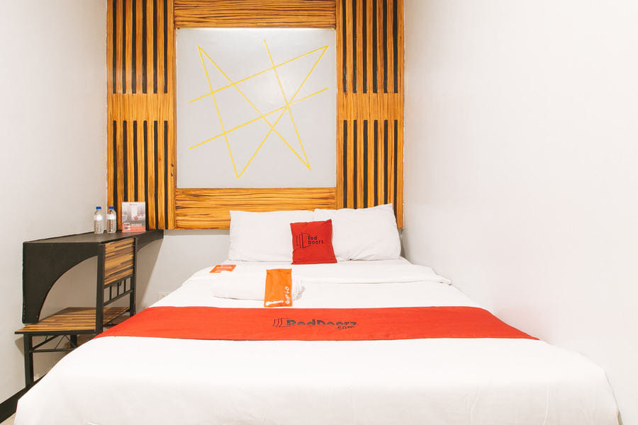 RedDoorz near Quiapo Church Manila