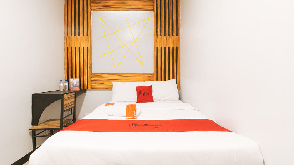 RedDoorz Room