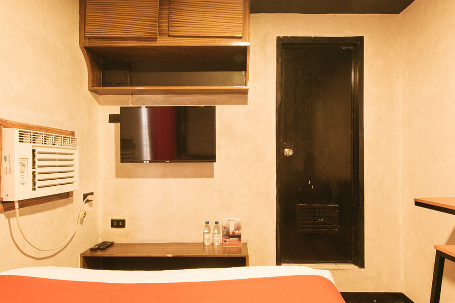 RedDoorz @ Good 101 Quiricada Manila