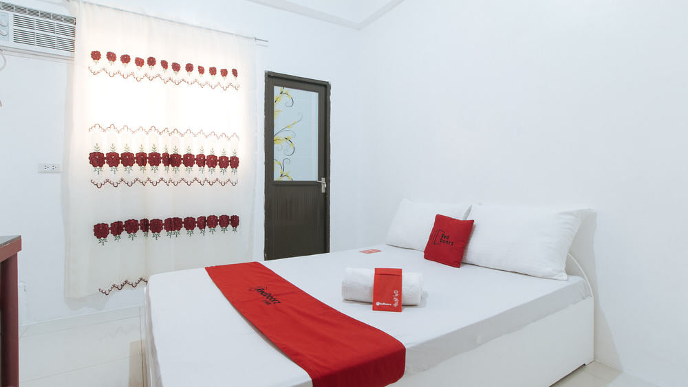 RedDoorz Room