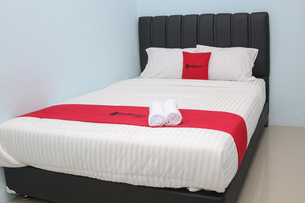 RedDoorz Room