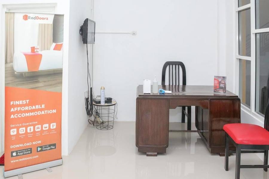 RedDoorz Syariah near Suncity Mall Madiun