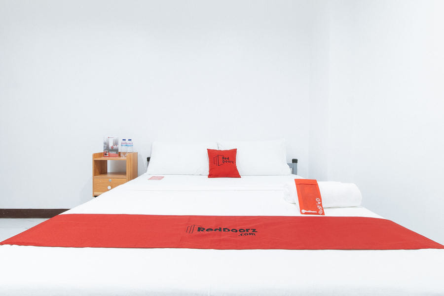 RedDoorz @ Greenview Hotel and Restobar Masbate