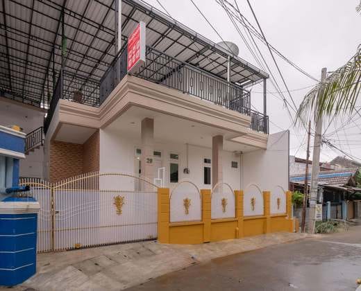 RedDoorz Syariah near Summarecon Mall Bekasi