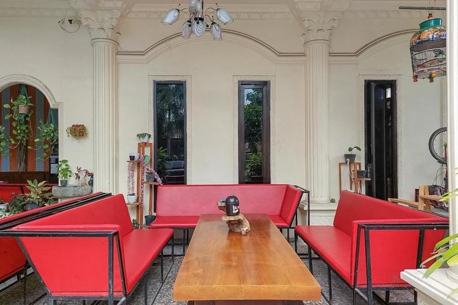 Icha Homestay near Terminal Purabaya Madiun