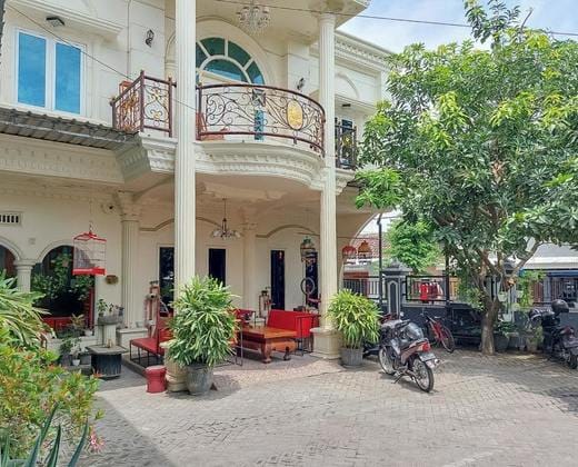 Icha Homestay near Terminal Purabaya Madiun