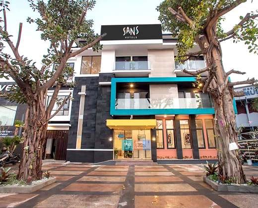 Sans Hotel FiFFa Premiere Malang