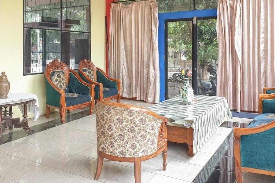 Bromo 22 Homestay Syariah near Terminal Bayuangga Probolinggo