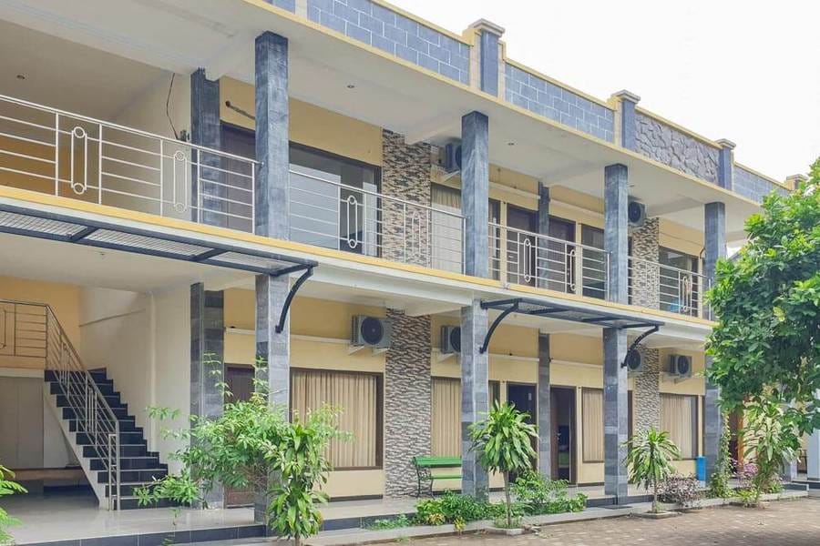 Bromo 22 Homestay Syariah near Terminal Bayuangga Probolinggo
