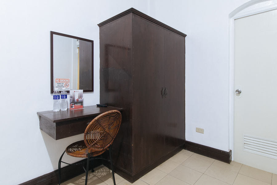 RedDoorz @ Marifa Hotel Angeles Pampanga