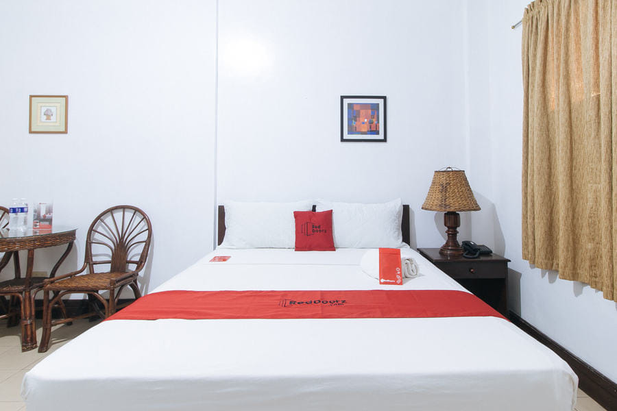 RedDoorz @ Marifa Hotel Angeles Pampanga