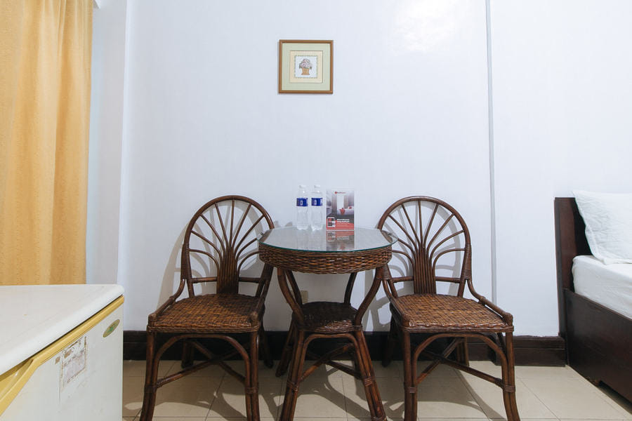 RedDoorz @ Marifa Hotel Angeles Pampanga