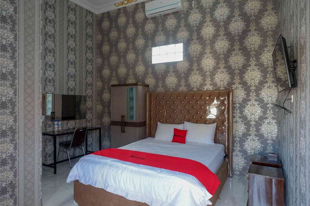RedDoorz Deluxe Room