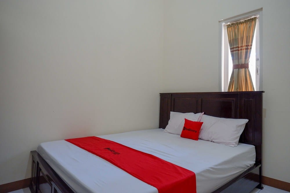 RedDoorz Room
