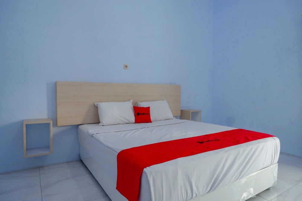 RedDoorz Room