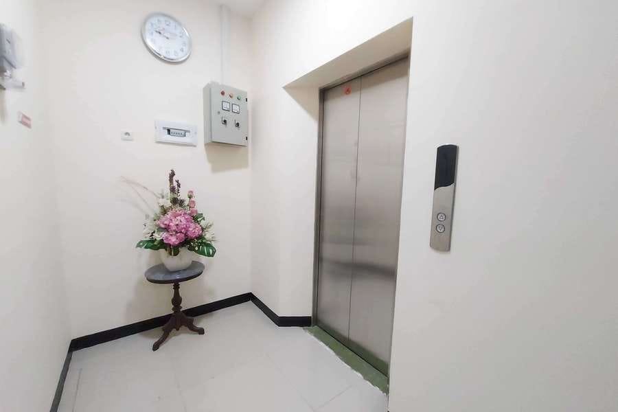 Rons City Hotel near Simpang Lima Semarang