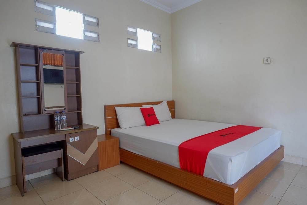 RedDoorz Room