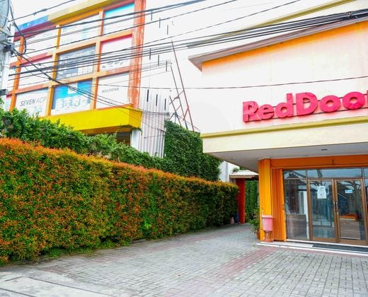 RedDoorz Plus @ Jalan Parangtritis 2