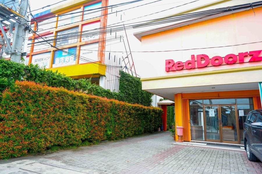 RedDoorz Plus @ Jalan Parangtritis 2