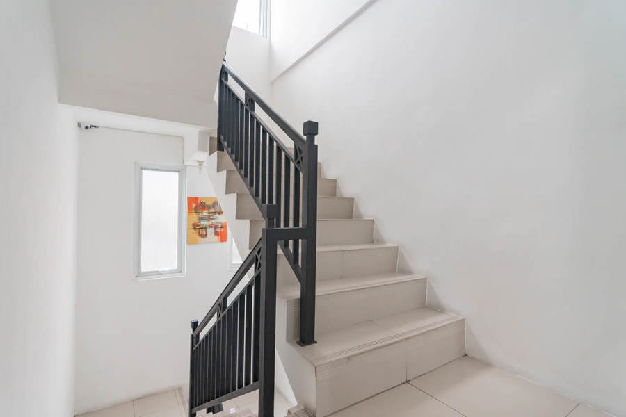 RedDoorz near Exit Toll Moh Toha