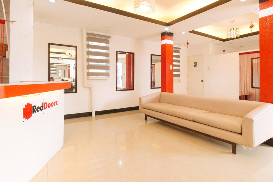 RedDoorz @ Shukran Rentals OPC Pampanga